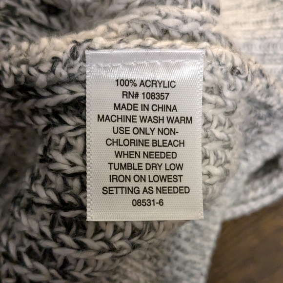 A.N.A. 1X Variegated Gray Thick Knit Sweater NWT - Picture 3 of 3